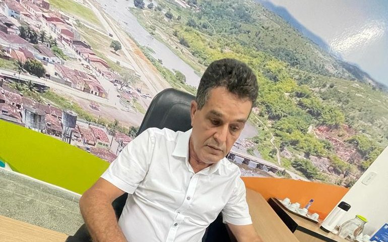 Prefeitura de Branquinha paga auxílio emergencial aos comerciantes e famílias afetadas pela enchente