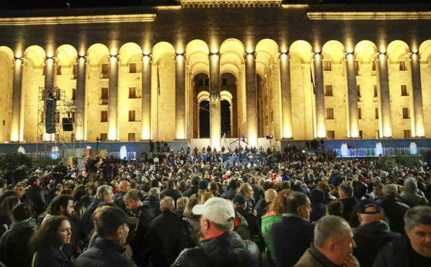 Protestos na Georgia repetem roteiro da crise entre Ucrânia e Rússia