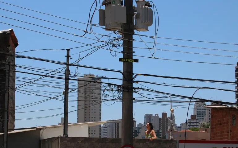 Falta de luz e falha em energia na 25 de Março afetam 500 comerciantes, diz associação