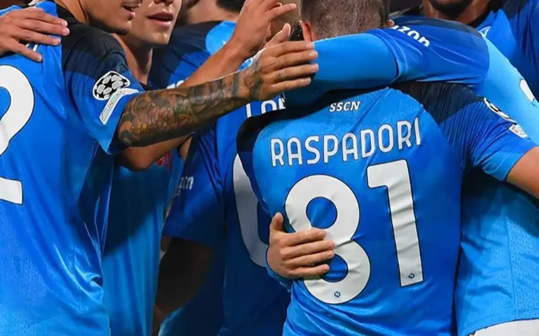 Napoli passa fácil pelo Empoli e aposta em tabela mais fácil para desbancar Inter no Italiano