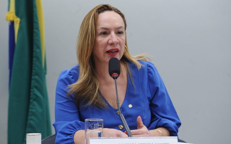 Comissão aprova regras para garantir igualdade e proteção a mulheres em audiências judiciais