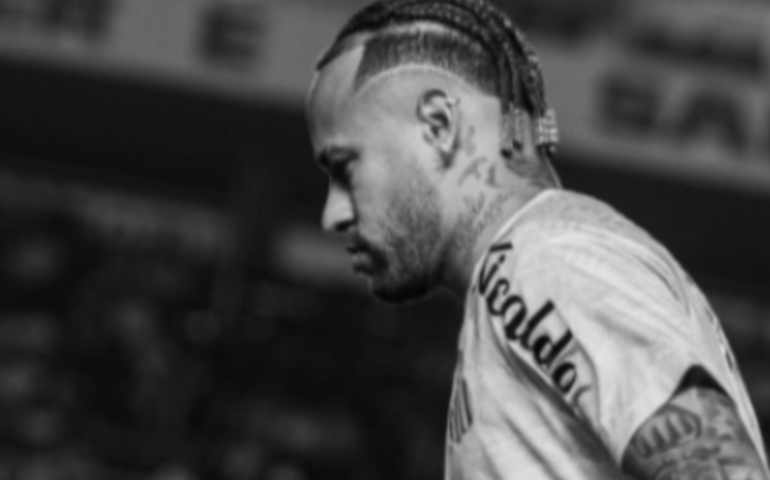 Neymar desabafa após ofensas de torcedor: “Falar da minha família e me chamar de mercenário é inadmissível”