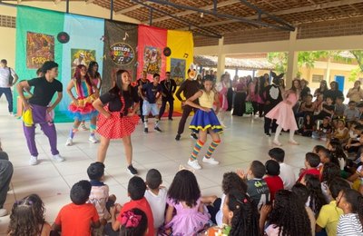 Grupo Contadores de Histórias participa da programação da semana das crianças nas instituições de ensino de Campo Alegre