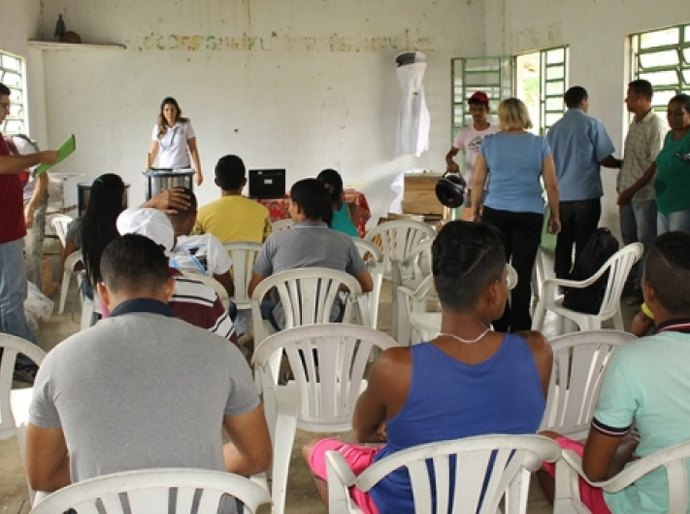 Jovens do município de Branquinha recebem capacitação em apicultura