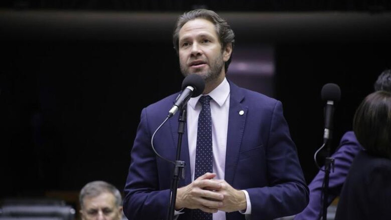 Pedro Vilela lutará na Câmara pelo reajuste anual do piso da enfermagem