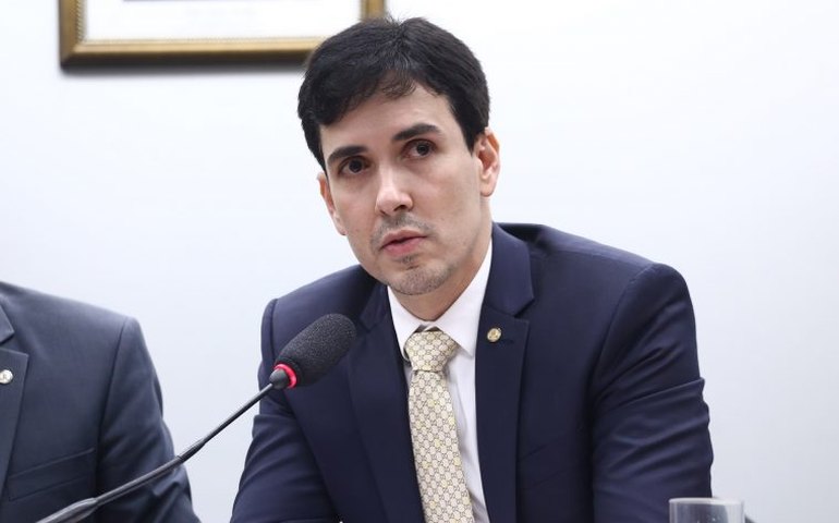 Proposta que isenta IPVA de veículos com mais de 20 anos avança na Câmara