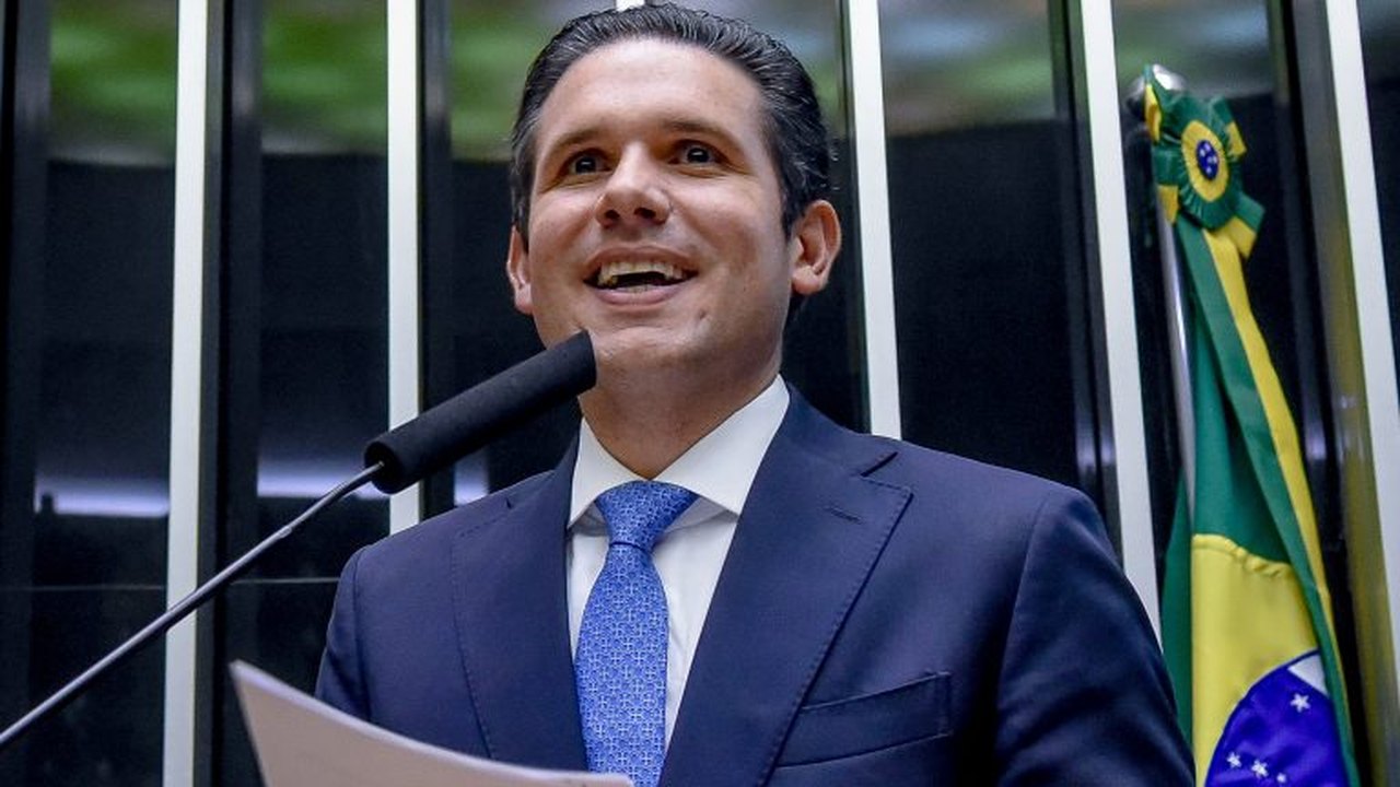 Hugo Motta indica Mendonça Filho para relatoria de PEC que reduz maioridade penal