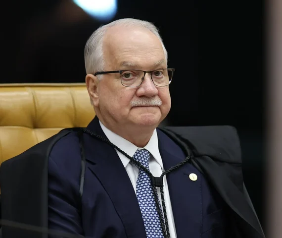 Fachin determina que PGR se manifeste sobre pedido de Moraes para levantar sigilo de inquérito