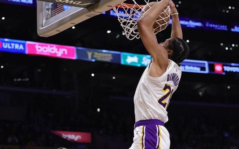 Lakers superam marca de 37 anos, derrubam forte ataque dos Pacers e vencem a 3ª seguida na NBA