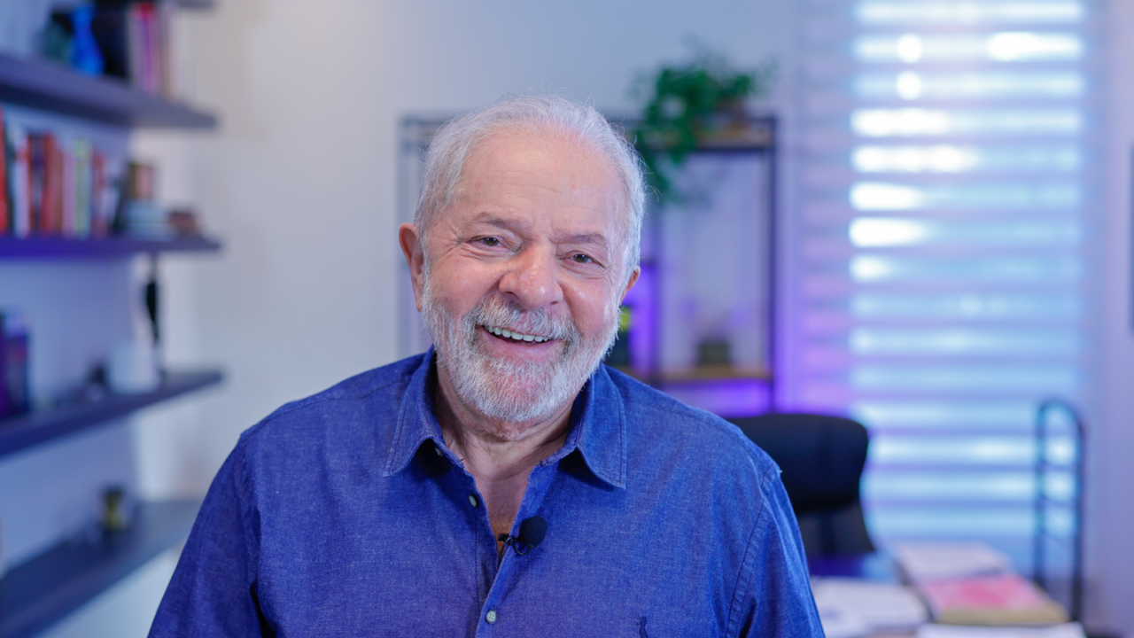 Lula critica preços dos combustíveis: “É irresponsabilidade”