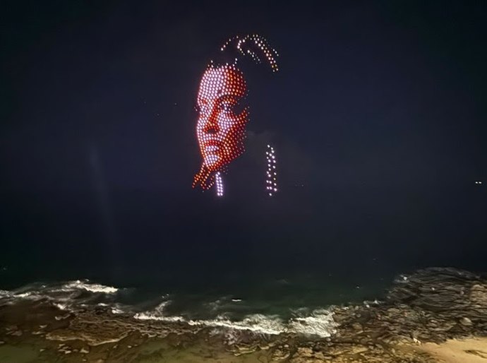 Preta Gil é homenageada em show de drones durante o Carnaval de Salvador