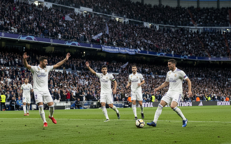 Real Madrid supera vaias, vence o Levante e encosta no Barcelona