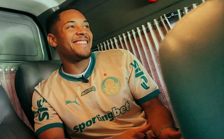 Vitor Roque inicia os trabalhos no Palmeiras e espera estrear no clássico: 'Estou pronto'