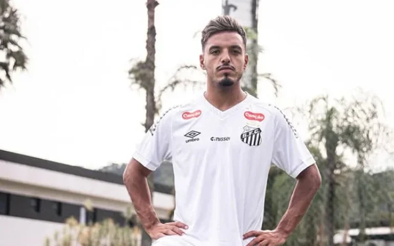 Santos oficializa empréstimo de Gabriel Menino, ex-Atlético-MG, até dezembro de 2026