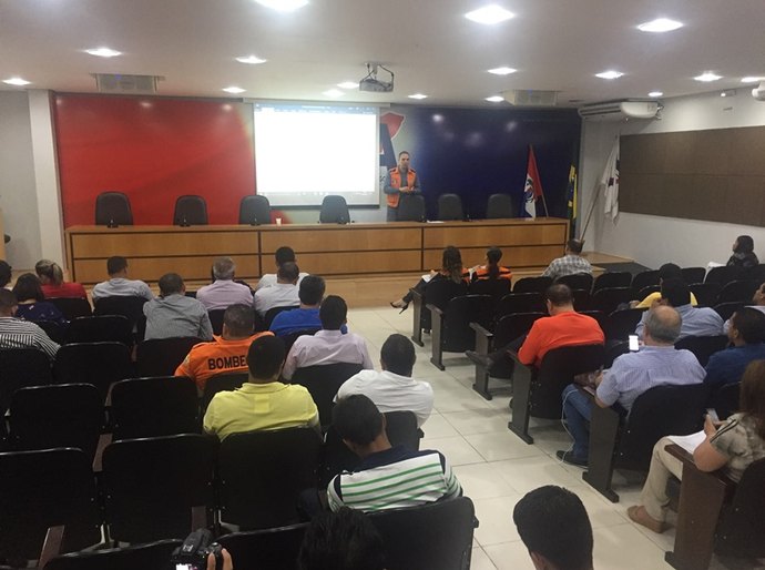 AMA e Defesa Civil alertam coordenadores municipais para chuvas intensas