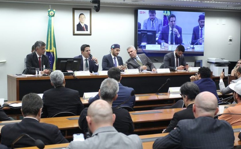 Deputados e representantes de CACs criticam decreto de armas e afirmam que clubes de tiro estão falindo