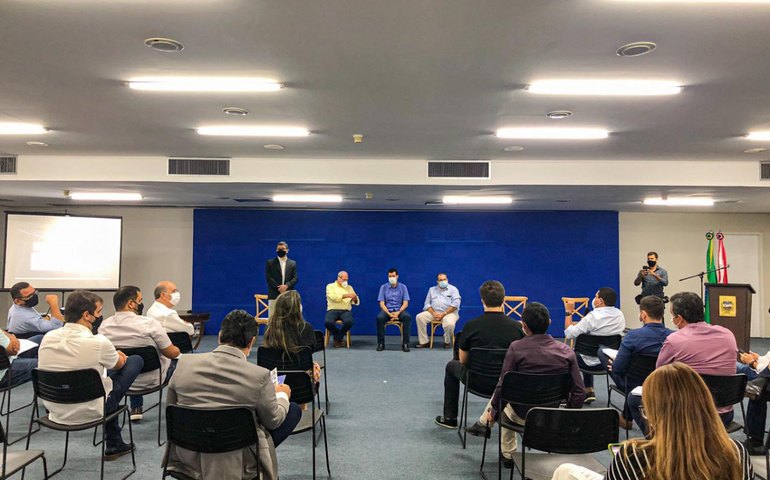 Prefeitos do Sertão e Agreste participam da 1ª reunião do colegiado do Conselho de Saneamento Básico