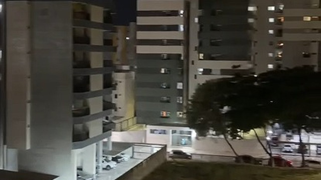 Maceió também bate panela contra Flávio Bolsonaro durante entrevista à Globo