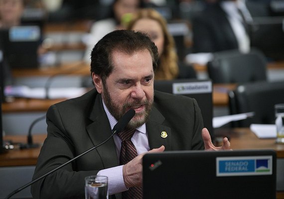 CCJ  aprova obrigação do MP de processar estelionato contra pessoa com deficiência física
