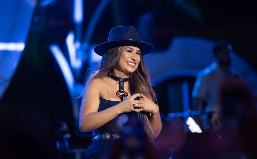 Simone Mendes quebra barreiras ao ser a primeira cantora sertaneja confirmada