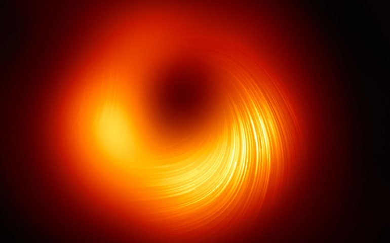 Cientistas mapeiam buraco negro minúsculo que fez uma estrela brilhar mais por 1 hora