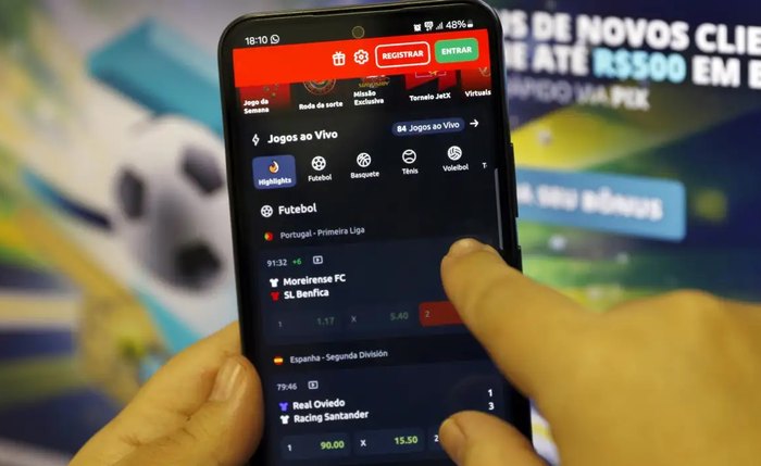 Beneficiários de programas sociais ficam proibidos de apostar em sites de bets