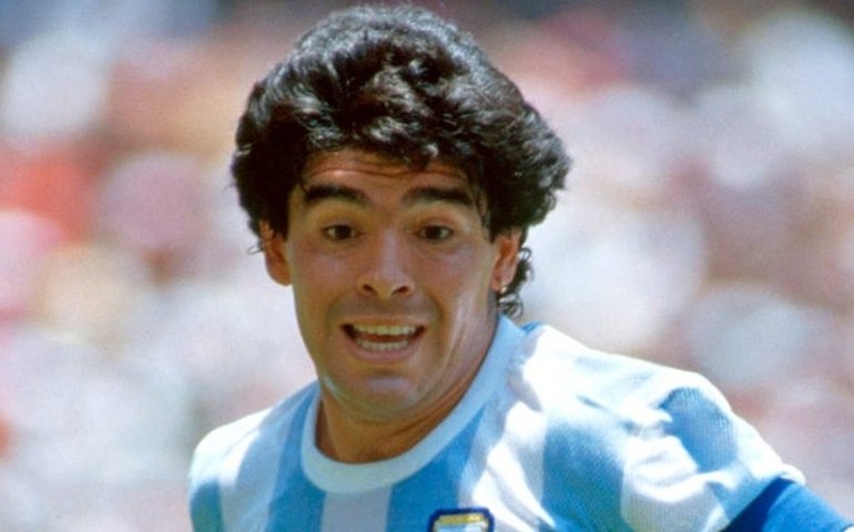 Filha de Maradona fala sobre julgamento da morte do jogador: 'Não consigo suportar que queiram culpar meu pai'