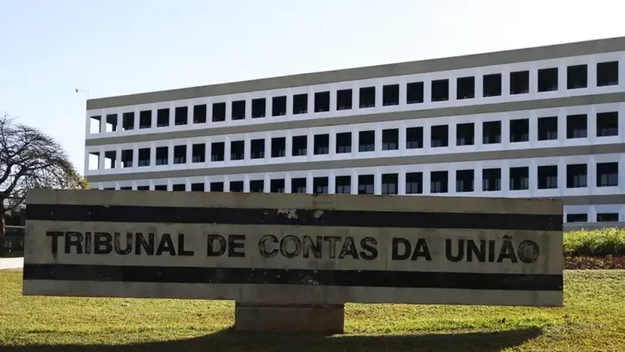 TCU arquiva representação de Flávio Bolsonaro sobre ex-nora de Lula por falta de 'indícios mínimos suficientes'