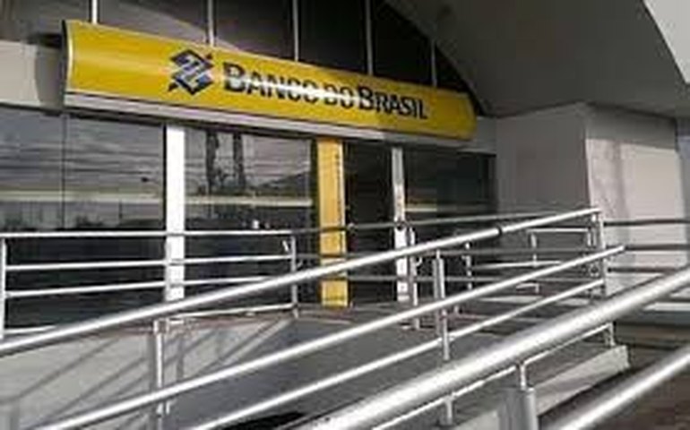 Polícia Civil divulga imagens de assaltantes da agência bancária em Traipú