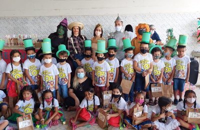 Cheche Tobias Granja promove festa de formatura para 150 crianças