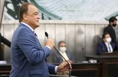 Galba Novaes parabeniza ONG O Consolador pelos seus 80 anos