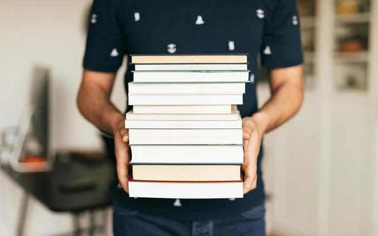 Edufal e Fapeal lançam novo edital para publicação de teses e dissertações