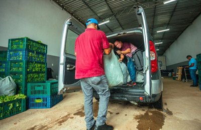 Arapiraca finaliza abril com 110 toneladas de alimentos entregues e investimento de meio milhão de reais