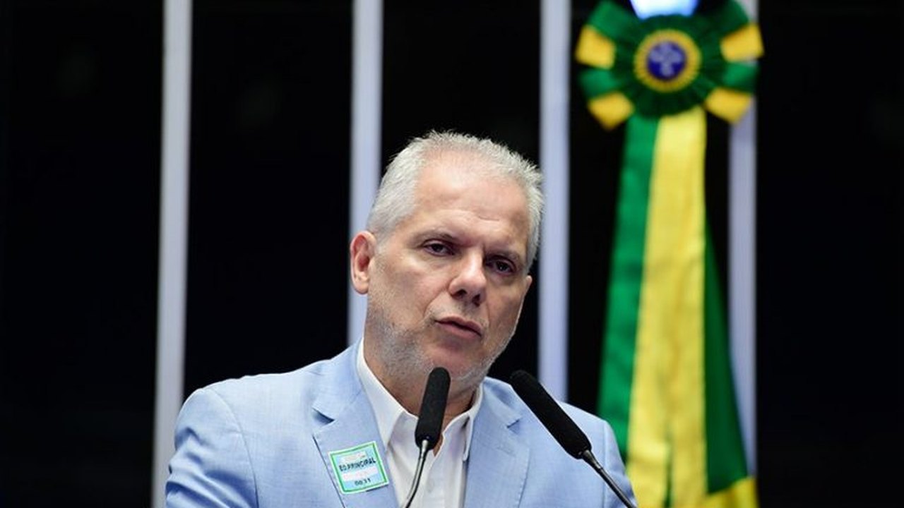 Ex-presidente do INSS recebeu propina em dinheiro vivo, Pix e cheque, aponta PF