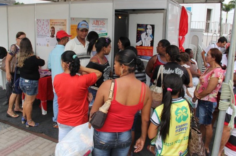 Arapiraquenses recebem orientação para prevenir DST/Aids