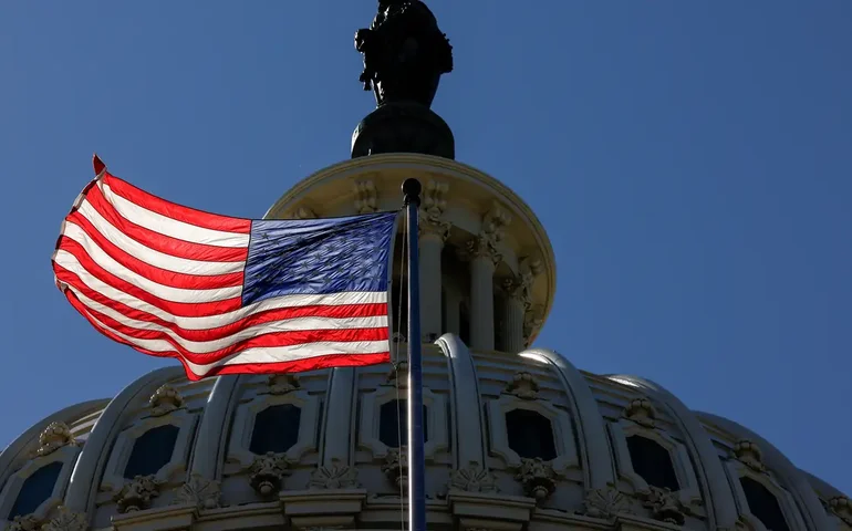 PPI dos EUA cai 0,5% em abril ante março e avança 2,4% na comparação anual