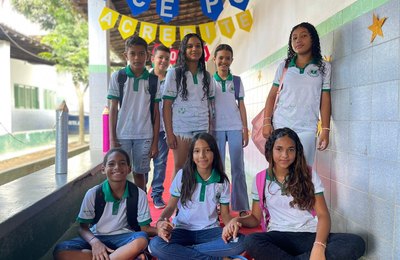 Alunos da rede municipal de Branquinha participam de provas do Saeb
