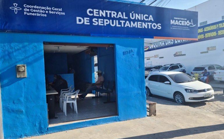Pioneira no Nordeste, Central Única de Sepultamentos de Maceió completa um ano de funcionamento