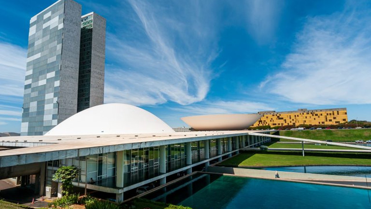 Promulgado decreto legislativo com acordo com os Emirados Árabes Unidos para cooperação aduaneira