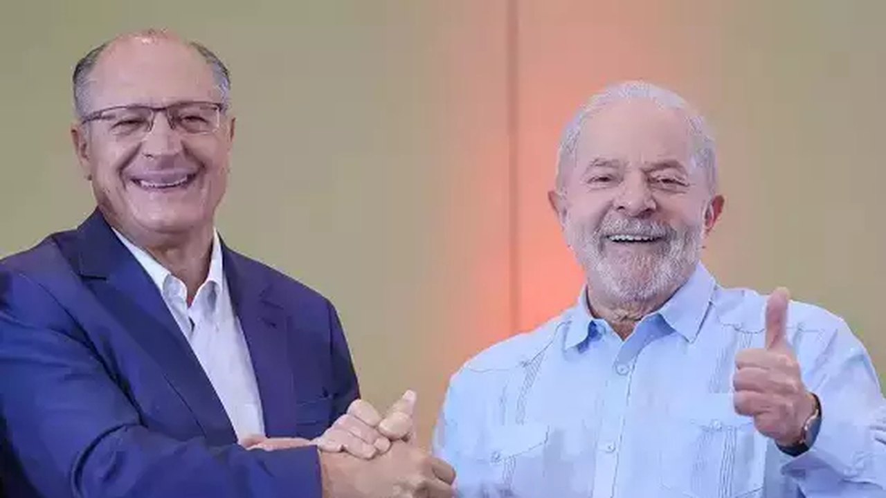 Chapa Lula-Alckmin acena ao centro e apela à união de “forças políticas”