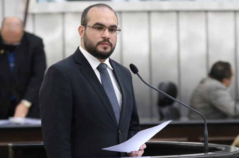Davi Maia apresenta denúncia sobre pagamento de “supersalários” pela Sesau