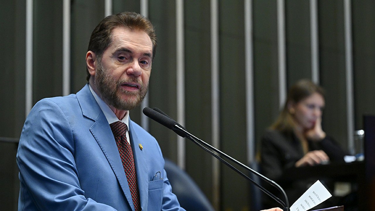 Plínio cobra votação de PEC que amplia autonomia do Banco Central e protege Pix