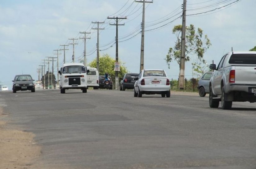 Duplicação da Avenida Cachoeira do Meirim está próxima, garante governador