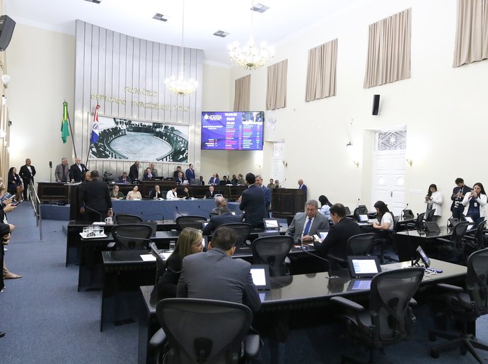 Aprovada, em 1º turno, PEC que modifica percentual de emendas individuais