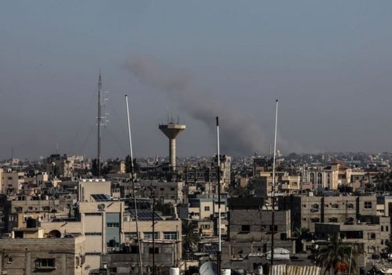 Israel avança no sul de Gaza e cerca Khan Yunis; 'Não há lugar seguro', diz ONU