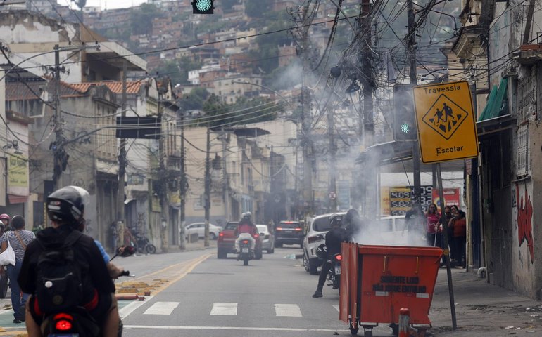 Médica se choca ao ver os corpos dos mortos em praça: 'Já vi muito coisa difícil, mas nada se compara a isso'