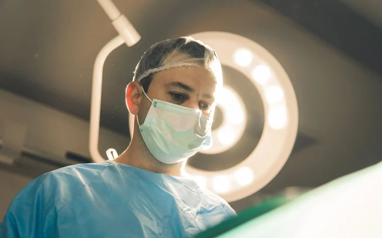 Hospital Mater Dei Goiânia realiza cirurgia cerebral inédita com ressonância magnética intraoperatória e paciente acordado