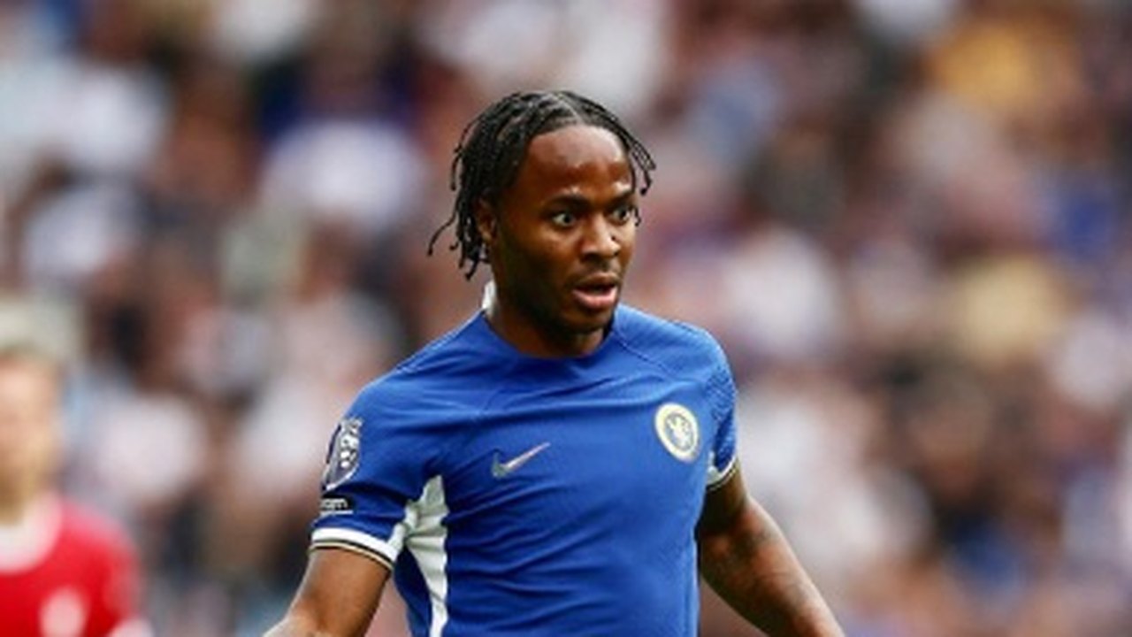 Sterling brilha, Chelsea não toma conhecimento e bate o modesto Luton Town em casa