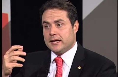 Governador assina convênios para a construção de aeroportos em Alagoas