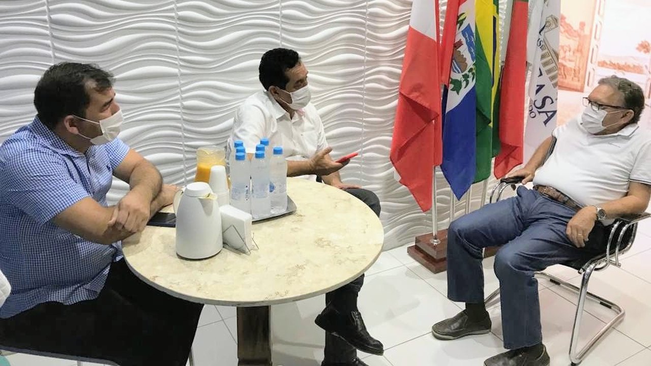 Severino Pessoa garante a canalização de recursos para a Santa Casa de Penedo
